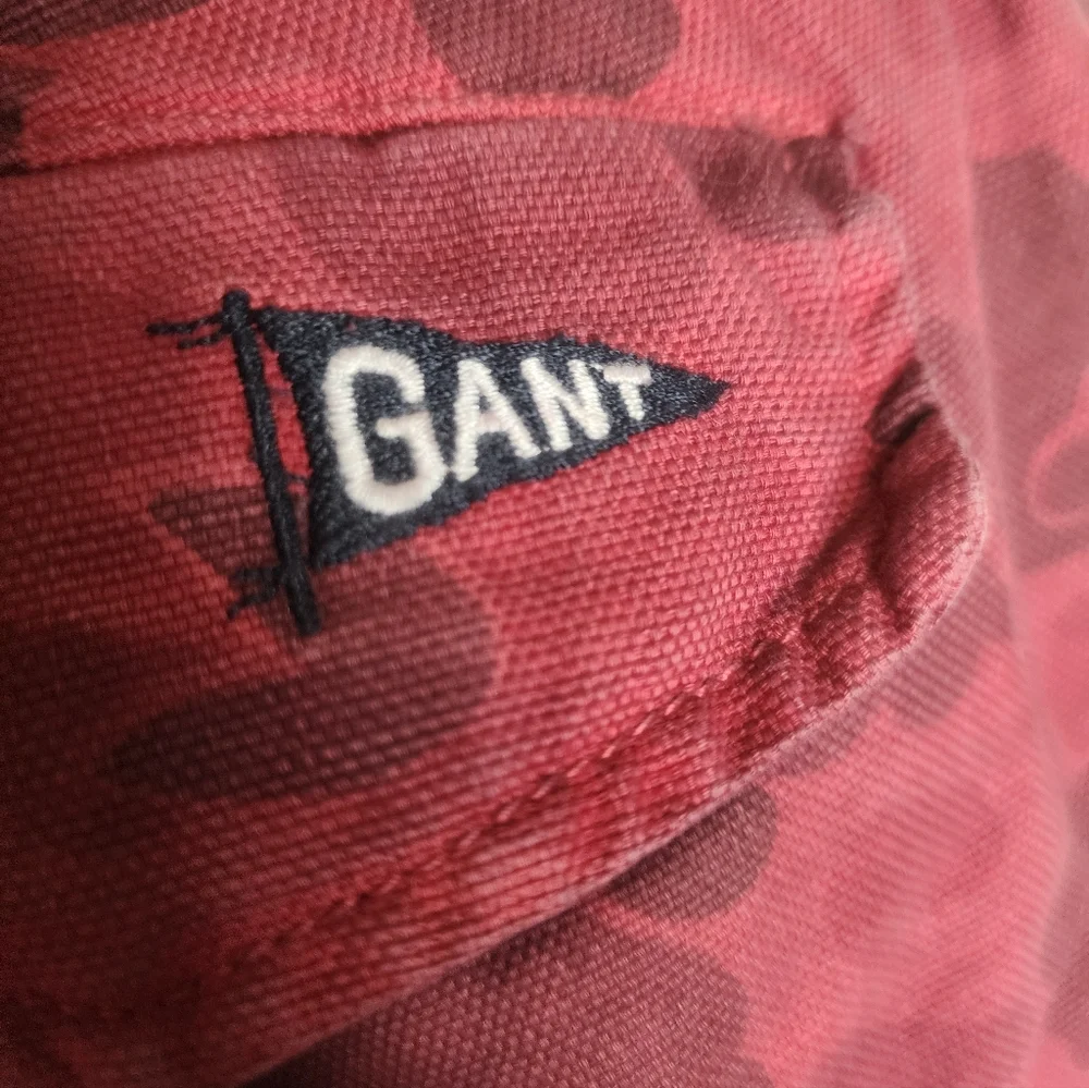 Gant by Michael Bastian Perfect Cargo Shorts In Red Camo Size 34